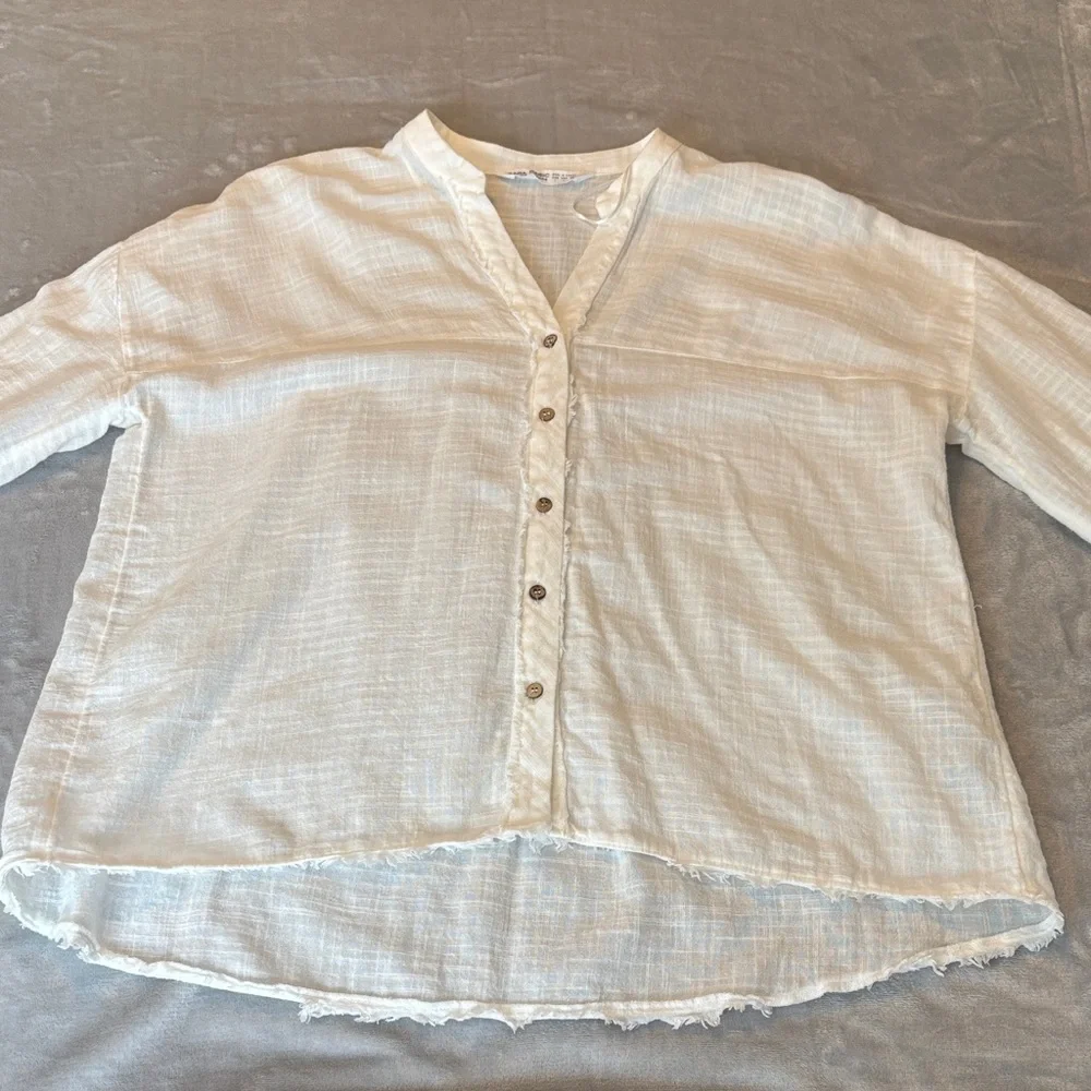 Zara Basic Z1975 Denim White 100% Cotton Button High Low 3/4 Sleeve frayed L EUC - Picture 7 of 12